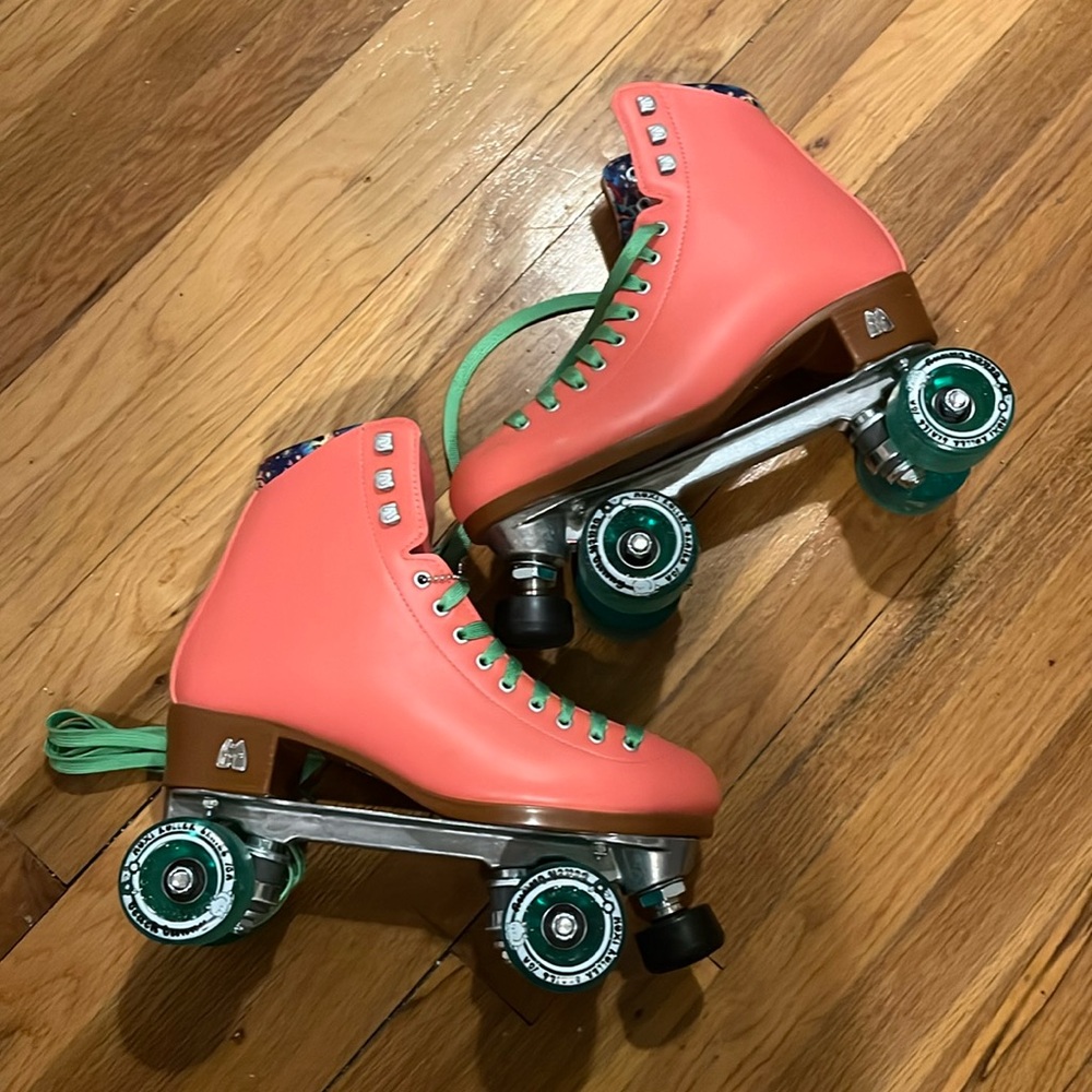 Moxi Beach Bunny Roller Skates